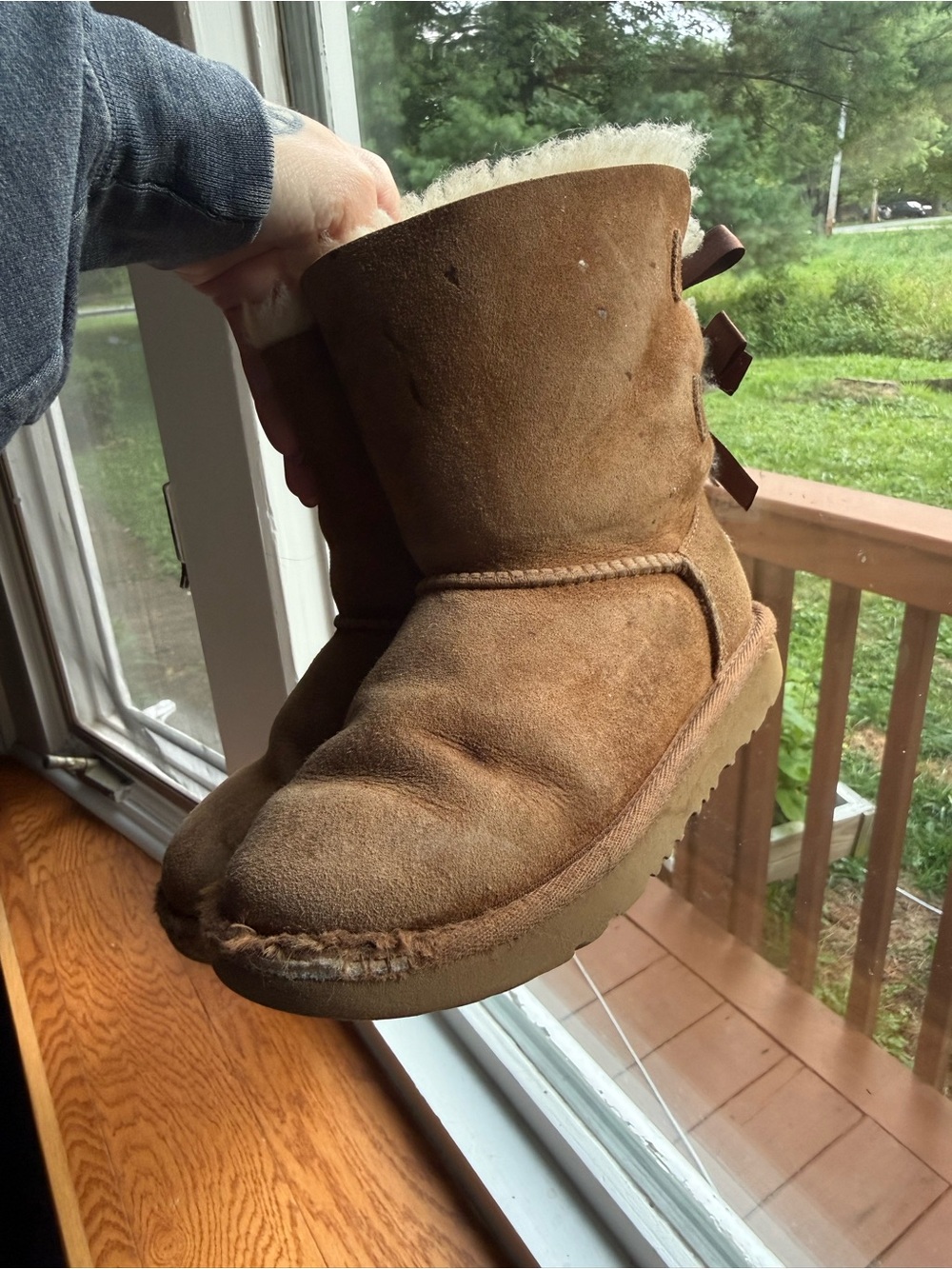 Girls Bailey Bow Ugg Boots Size 13C